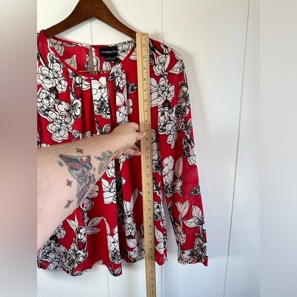 Liz Claiborne Career Red and White Floral Sheer Blouse Size Small - Picture 8 of 10